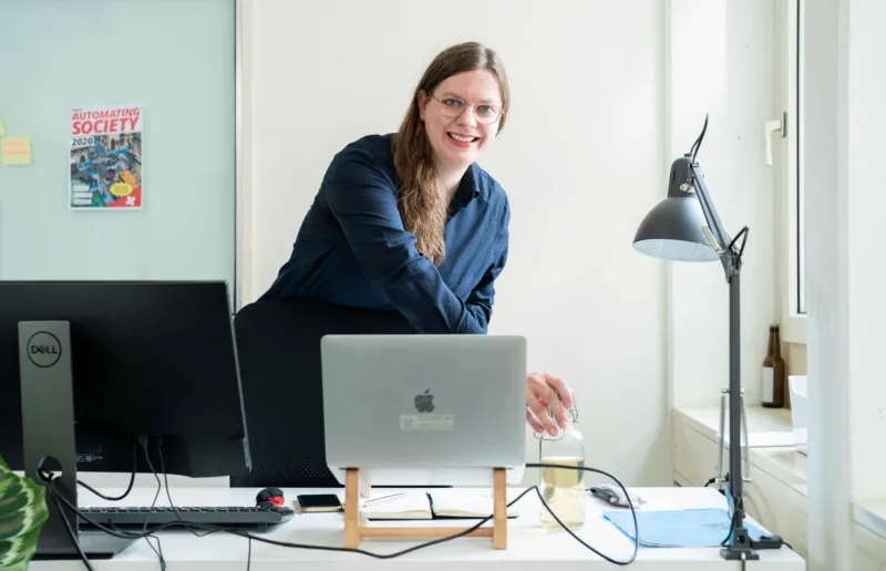 50er Anna Maetzener Algorithm Watch Photo Nik Hunger Color 3500px