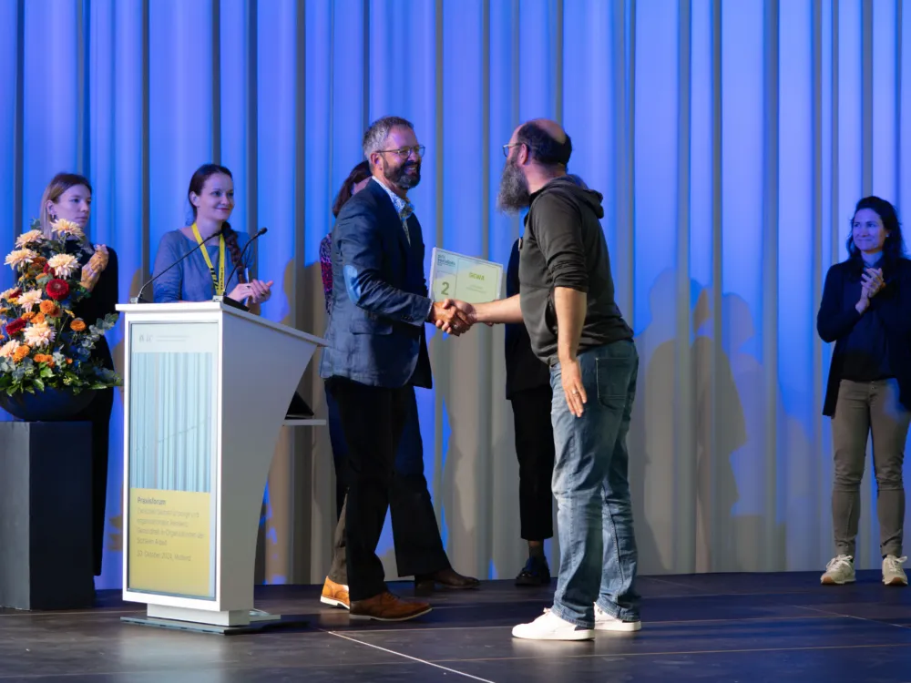 GEWA Preisuebergabe Buehne 1 klein